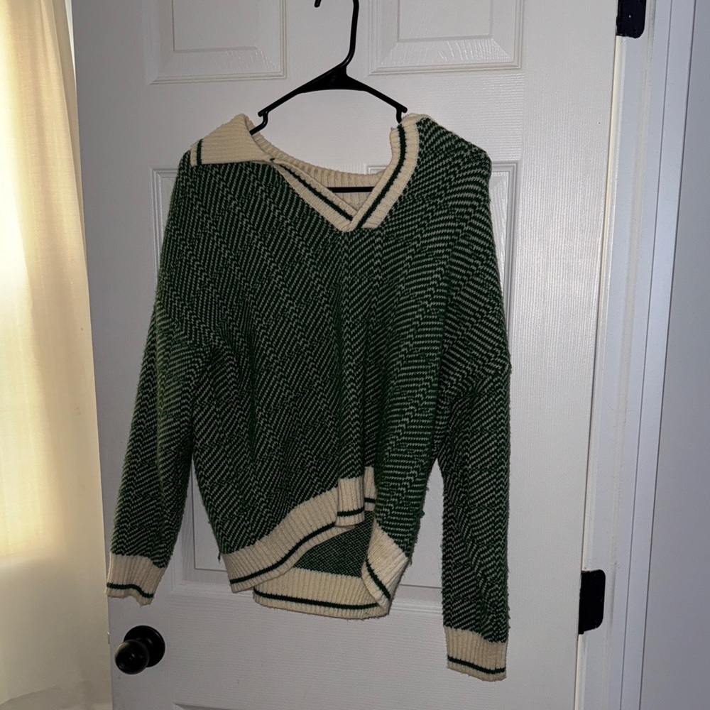 Easy Clothes Green Jersey Knit Sweater